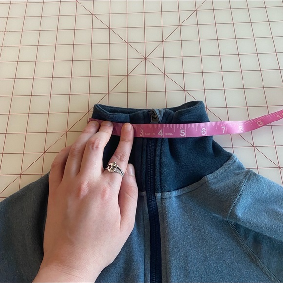 Nike Dri-fit size small stretchy athletic workout light and dark blue jacket - Picture 6 of 16